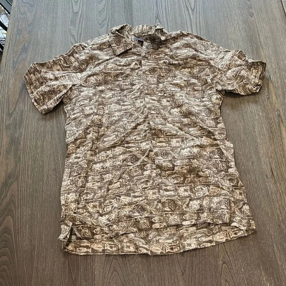 NWOT Eddie Bauer Brown White Fish Dye Print Short Sleeve Button Front Size M
